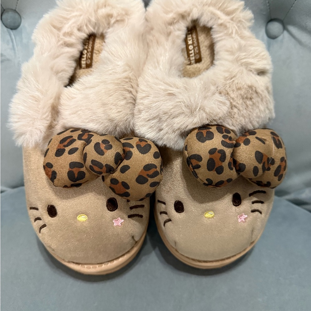 Hello Kitty Beige and Leopard Print Slippers - Picture 2 of 4